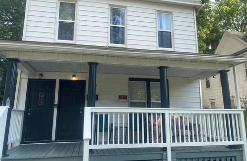 Springfield House | Charming 2-bedroom house in fabulous Springfield with AC, WiFi