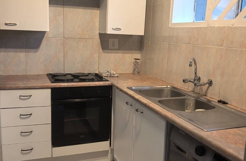 Greater Johannesburg Metropolitan Area Apartment | Charming 2-Bedroom Apartment in Johannesburg South