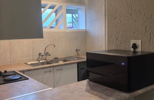 Greater Johannesburg Metropolitan Area Apartment | Charming 2-Bedroom Apartment in Johannesburg South