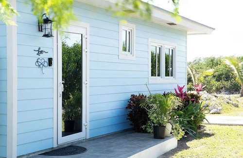 Tar Bay Cottage | Charming 2bedroom cottage with AC, WiFi,Two-minute walk to beach.Island getaway!