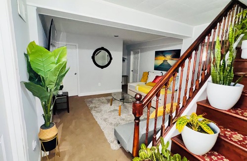 Wheaton-Glenmont House | Charming 3-bedroom 3 bath Basement Apt/AC and WiFi in pleasant Silver Spring
