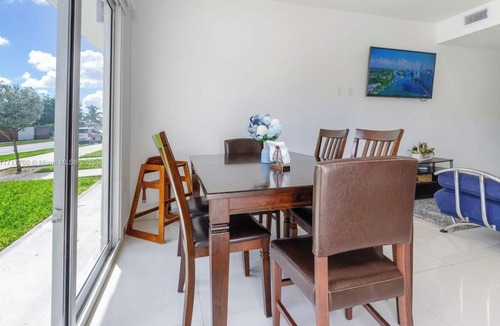 Naranja House | Charming 3-bedroom townhome between Miami and The Keys!