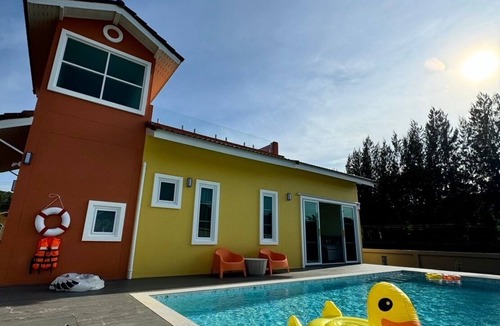 Nong Nam Daeng Villa | Charming 3-bedroom villa with AC, WiFi in Pakchong,Kid zone,Tomato picking