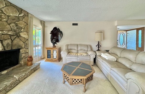 Ventura House | Charming 4-bedroom house with WiFi and AC in beautiful Ventura