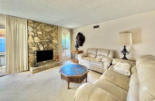 Ventura House | Charming 4-bedroom house with WiFi and AC in beautiful Ventura