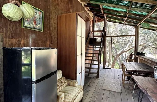 Topanga Cabin | Charming Cabin Ideal for Hikers and Nature Lovers in Topanga, California