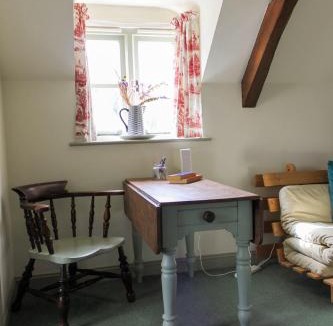 Thorpe House | Charming Cotswold stone cottage in the Oxfordshire countryside