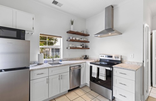 Westside Cottage | Charming Cottage in Downtown Charleston