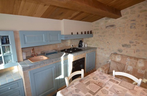 Petrella Guidi Apartment | Charming Hillside Escape