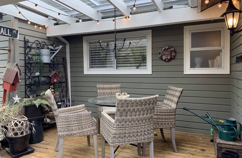 North Vancouver House | CHARMING HOME Close to Nature and City