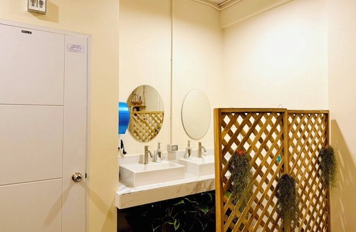 Sukhumvit Hostel | Charming Hostel