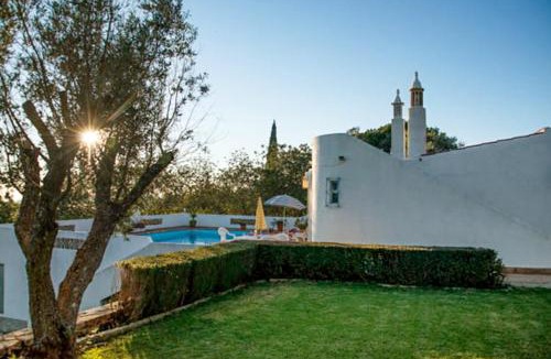 Quinta das Raposeiras House | Charming House with Pool in Faro