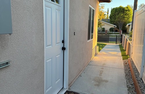 Winnetka House | Charming house with WiFi and AC in fantastic Los Angeles.