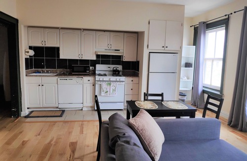 Bolton Hill Apartment | Charming Nest Atop Bolton Hill Brownstone w/Parking & Free Wifi