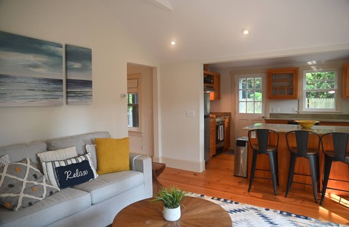 Wainscott House | charming one-bedroom bungalow, a perfect escape.