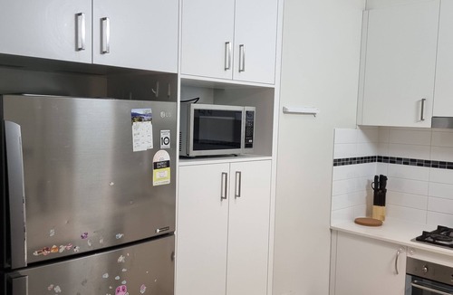 Casey House | Charming Retreat Near Shopping Centre in Canberra