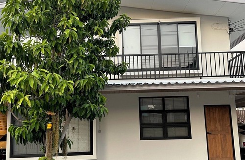 Talat Bang Khen House | Charming 3 Bedroom house in North of Bangkok: Quiet neighborhood & Relaxation!