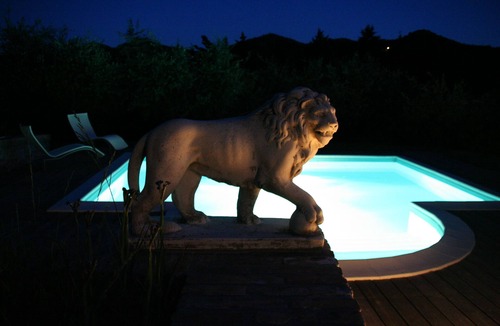 Voltre House | Charming vacation home with pool, sun deck and olive grove