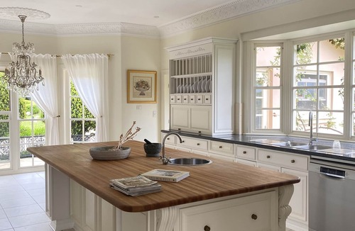 Burrill Lake House | Chateau Morrow - luxurious accommodation with access to the beach