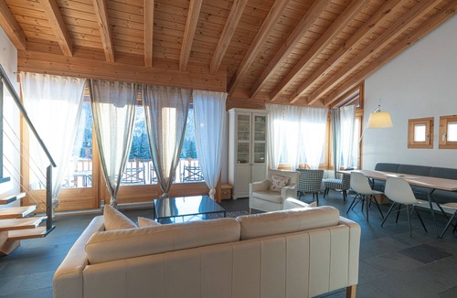 Maloja Apartment | Chesa Mira Margna – Bright Attic Apartment with a View of Piz Margna