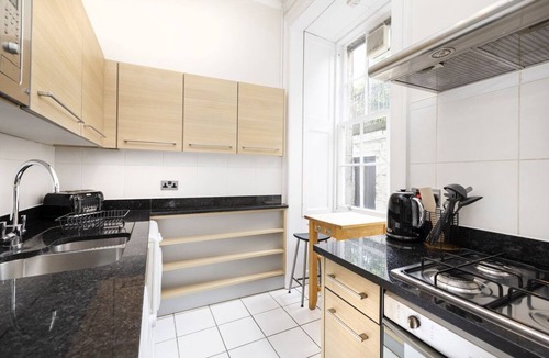 Stockbridge Apartment | Chic Apartment near Stockbridge Market