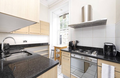 Stockbridge Apartment | Chic Apartment near Stockbridge Market