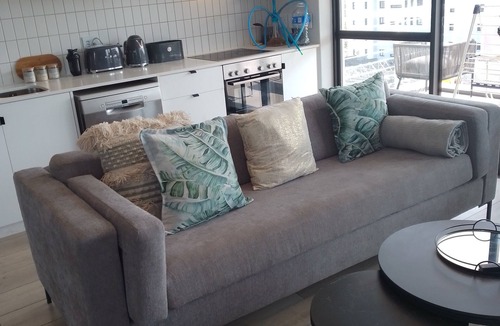 Green Point Apartment | Chic apartment with WiFi and AC in fantastic Cape Town