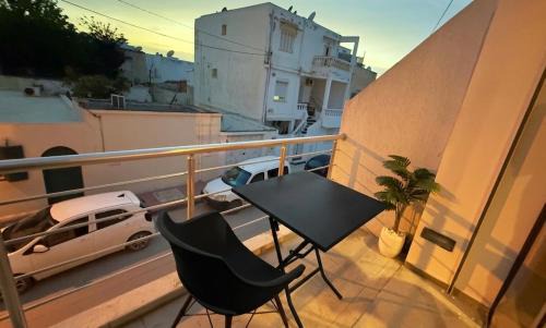 Sidi Abdel Aziz Apartment | Chic Duplex in La Marsa Private Entrance & Cozy