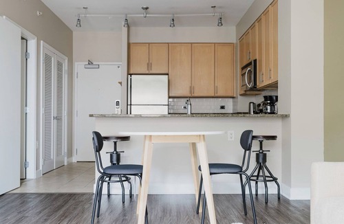 Mount Vernon Square Apartment | Chic Mt Vernon 1BR w/Gym & Rooftop Pool, nr Gtown Law, by Blueground