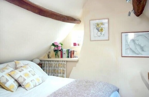 Ardens Grafton Cottage | Chocolate-box pretty cottage, with Grade II Listing, in Shakespeare country