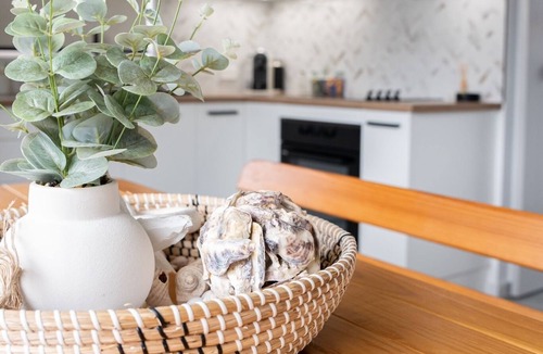 Maloneys Beach Cottage | Chris's Shack at Maloneys Beach is the perfect getaway for your family.