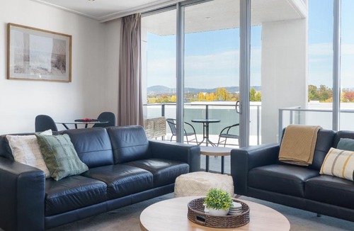 City East Apartment | City Pool Stay by Glebe Park and Canberra Centre