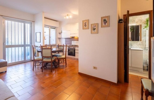 Ronchi Apartment | Claudia Flat - near the beach & parking