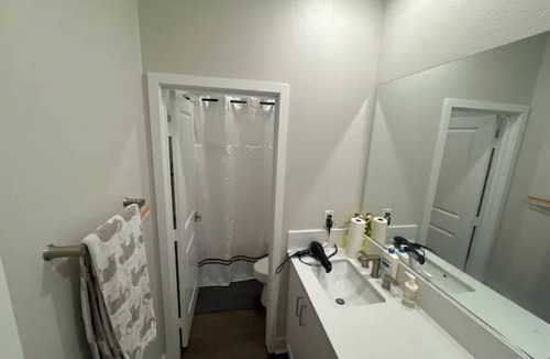 Simi Valley Bed & Breakfast | Clean & Comfy Private Room- Perfect for Your Stay!