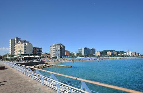 Pesaro Hotel | Clipper
