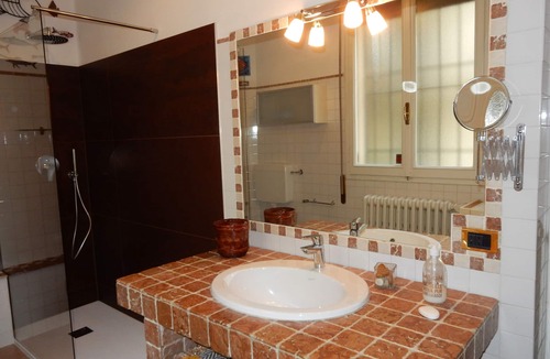 Fossolo Villa | CloMoBo Apartment in Villa (with garden)