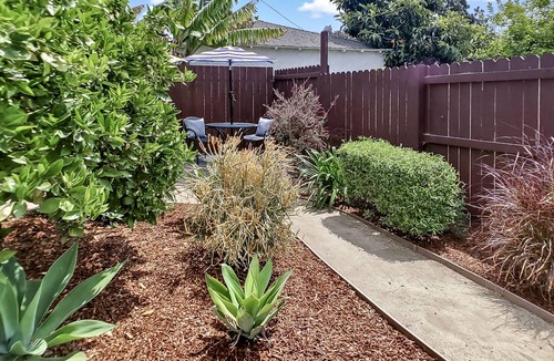 Washington Culver Apartment | Close to Beach & Major Attractions. Outdoor Patio with Firepit. Free Parking.