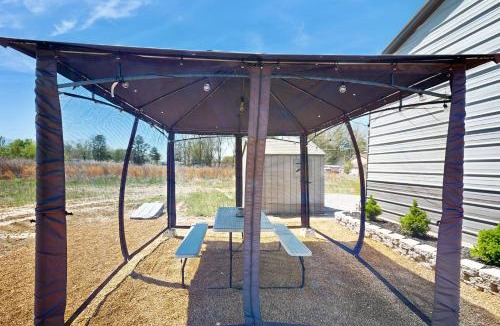 Wynnburg Apartment | Close to Reelfoot Lake! Dog-Friendly Retreat