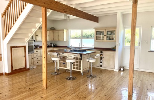 Noordhoek House | Close to the beach at the foot of the most beautiful coastal road, the Chapmanspeak