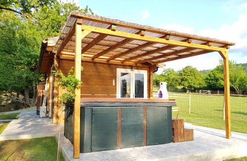 Madonna Dei Fornelli Apartment | cottage in the middle of nature with private jacuzzi