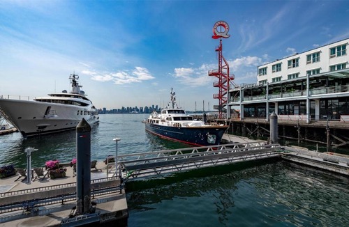 Lower Lonsdale Hotel | Coast Lonsdale Quay Hotel
