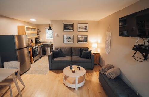 Ucluelet Cabin | Coastal cabin- updated studio + loft