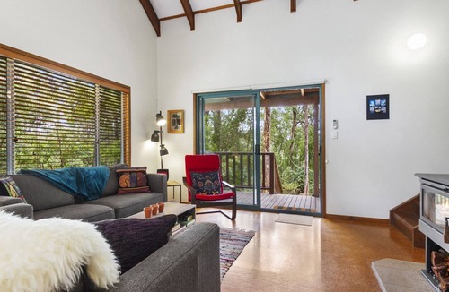 Mossy Point House | Coastal Comfort 450m to the Beach