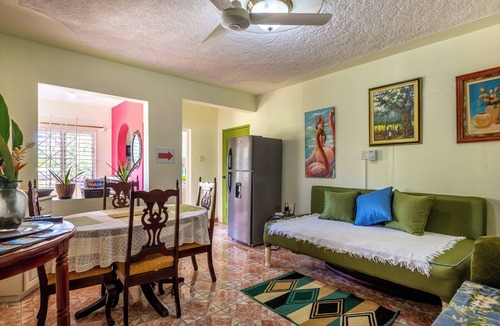 Discovery Bay Apartment | COASTAL ESCAPE - 1 BR/COZY GARDEN - BEACH 15MIN WALK