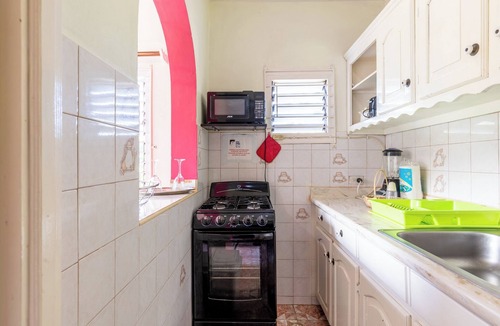 Discovery Bay Apartment | COASTAL ESCAPE - 1 BR/COZY GARDEN - BEACH 15MIN WALK