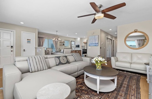Capistrano Beach House | Coastal Modern Beach Cottage-2 Bed/2 Bath, A/C, Vegetable Garden, Walk2Beach