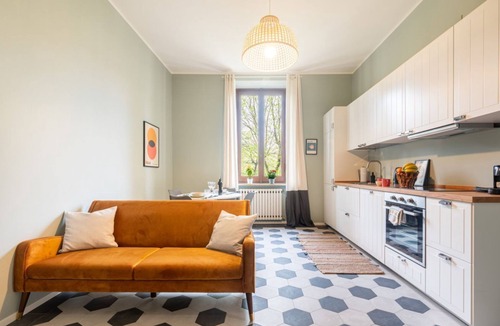 Oltretorrente Apartment | Comfortable apartment located on the second floor, of four in total, of a 1930/40s building with no elevator.In 75 square meters of space it comfortably accommodates four people with one bedroom with a double bed and one bedroom with two single beds.It i