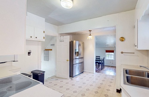 Odenton House | Comfortable home with a work desk, washer/dryer, streaming, & internet