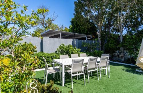 Claremont House | comfortable house, heart of Harfield Village!