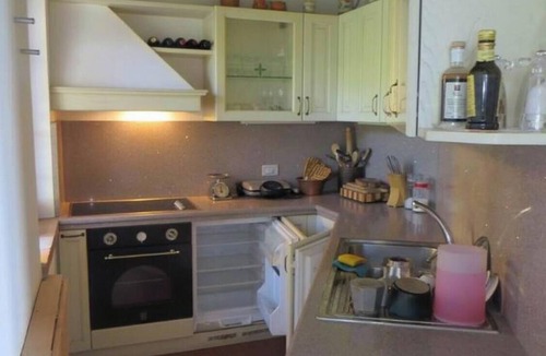 Pomaia Apartment | Comfortable independent apartment in Pomaia,with private garden,Wi-Fi, view
